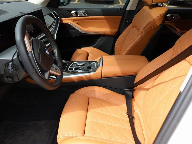 Used 2024 BMW X7 xDrive40i w/ Climate Comfort Package image 45