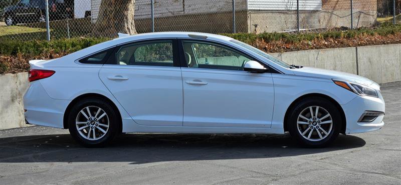 Used 2015 Hyundai Sonata SE w/ Option Group 02 image 6