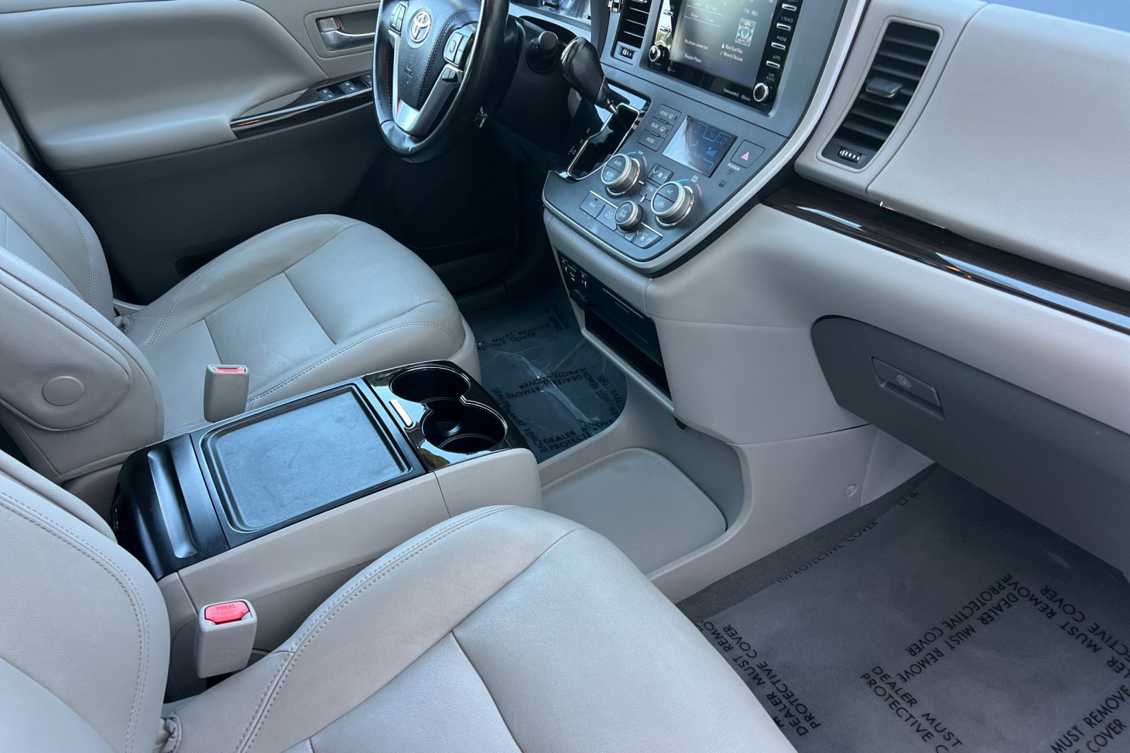 Used 2020 Toyota Sienna XLE FWD image 19