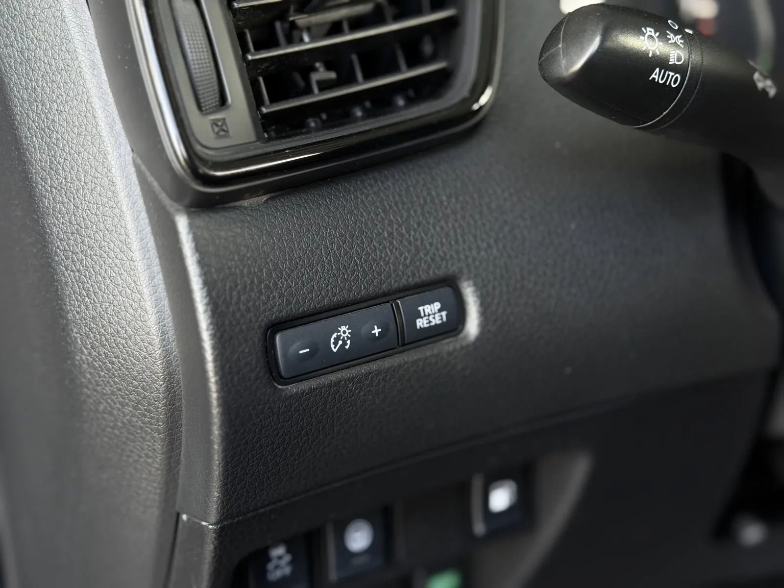 Used 2020 Nissan Rogue S w/ Special Edition Package image 26