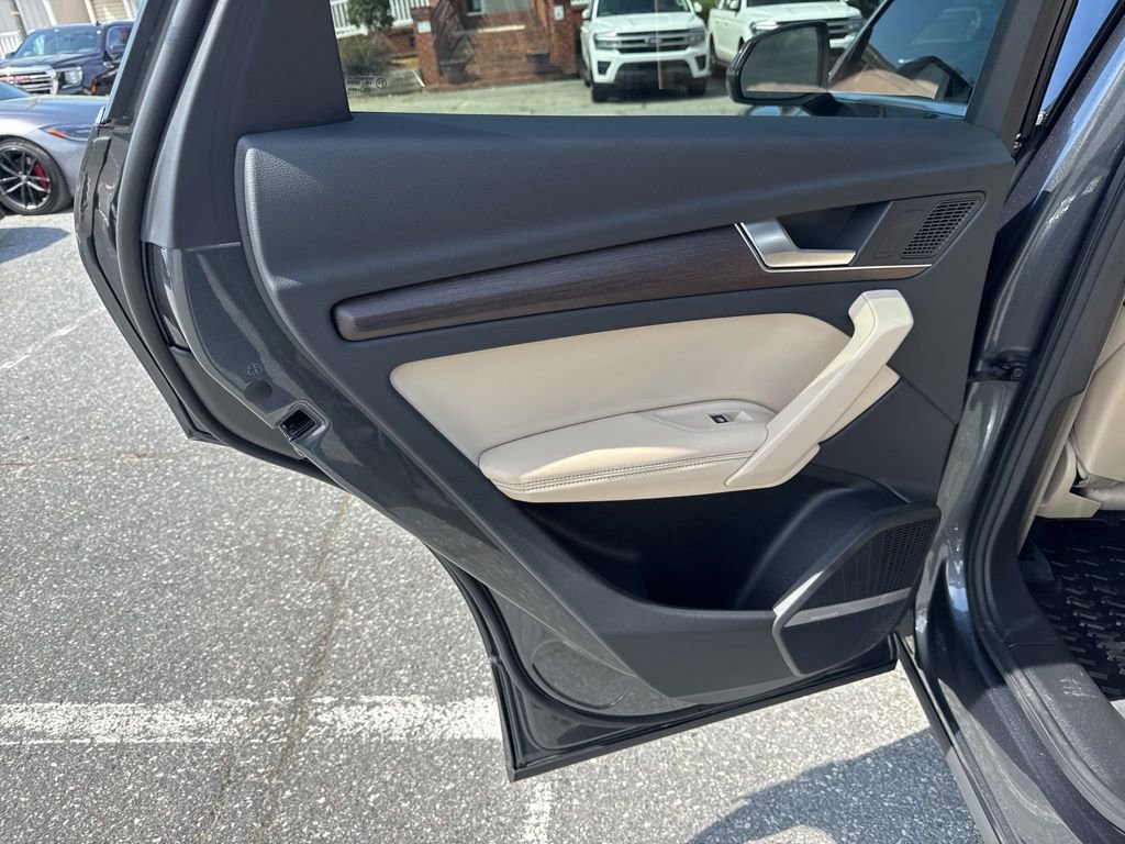 Used 2022 Audi Q5 2.0T Premium Plus w/ Premium Plus Package image 30