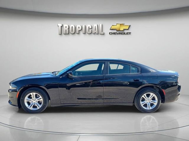 Used 2023 Dodge Charger SXT image 2
