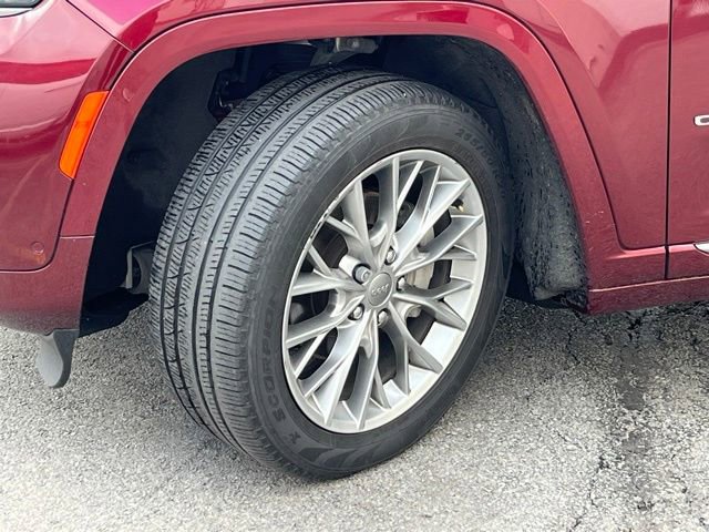 Used 2022 Jeep Grand Cherokee Summit AWD/4WD image 3