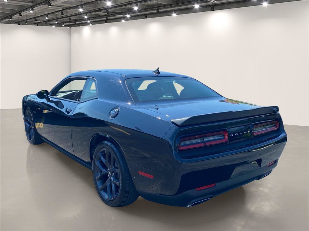 Used 2019 Dodge Challenger R/T w/ Blacktop Package RWD image 5