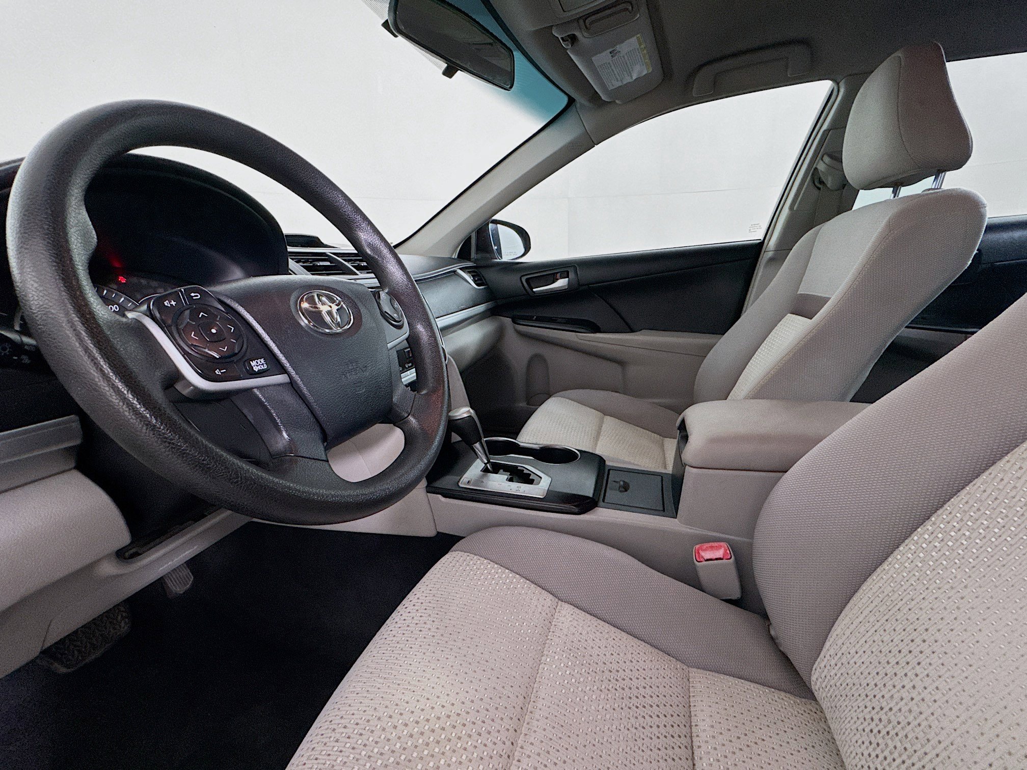 Used 2014 Toyota Camry SE image 44