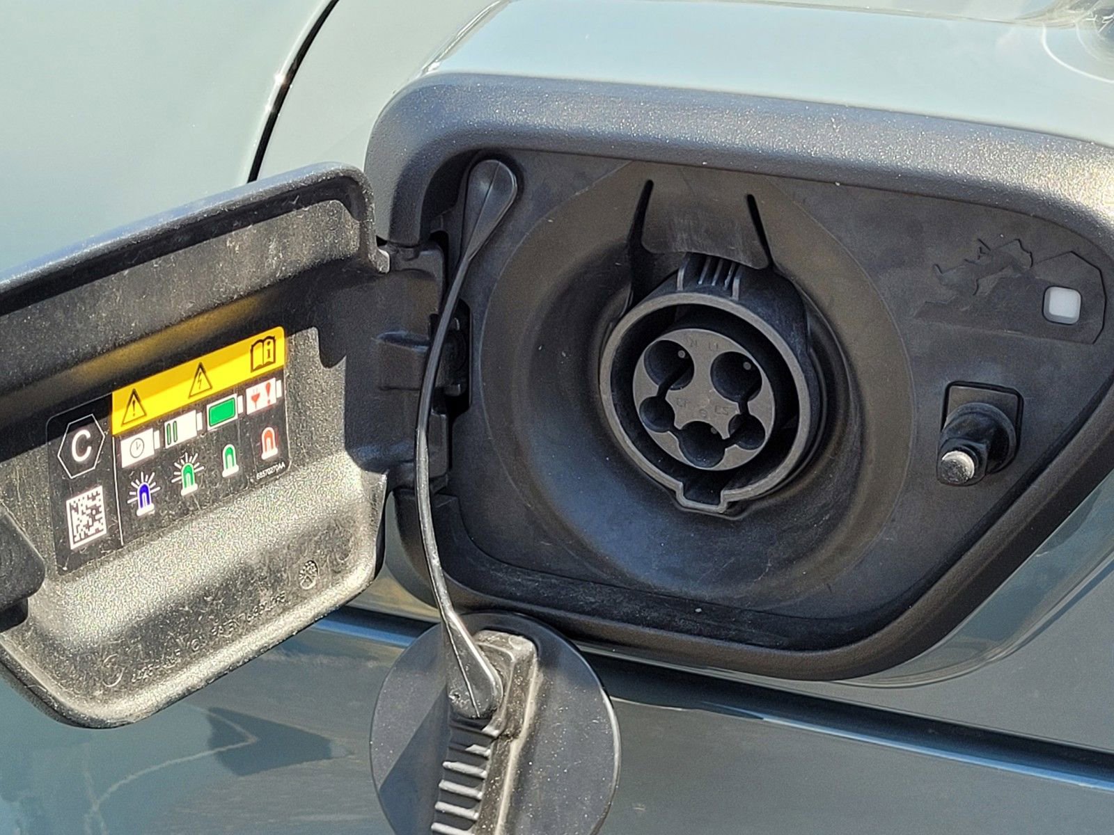 Used 2024 Jeep Wrangler Unlimited AWD/4WD image 27