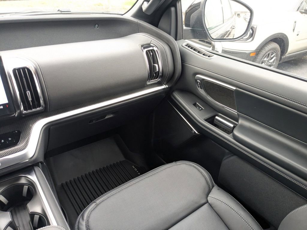 New 2026 Ford Expedition Platinum w/ Stealth Appearance Package image 18