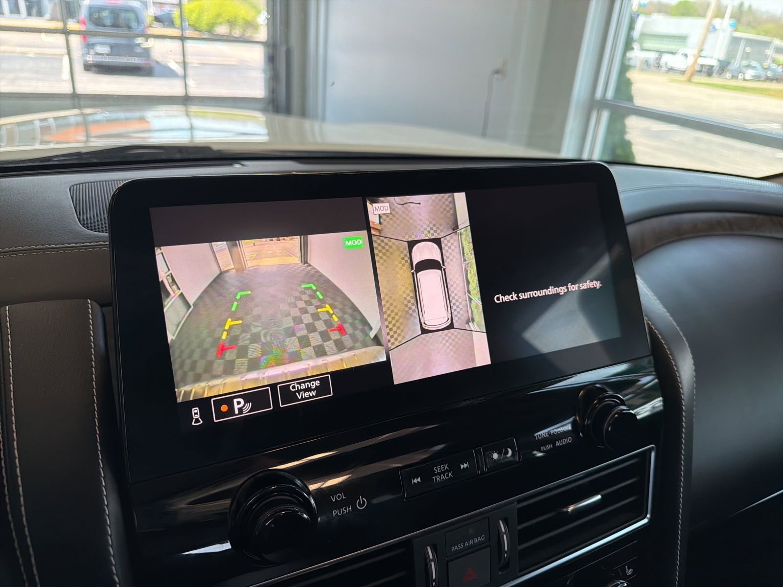 Used 2023 INFINITI QX80 Premium Select w/ Cargo Package AWD/4WD image 33