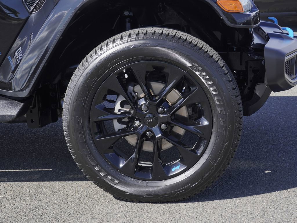 Used 2023 Jeep Wrangler Unlimited Sahara AWD/4WD image 10