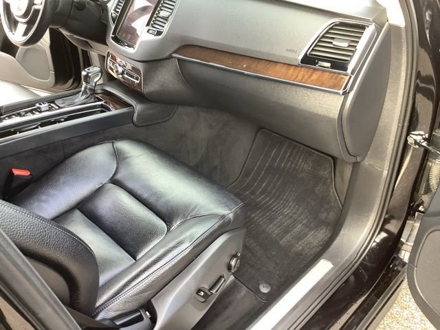 Used 2016 Volvo XC90 T6 Momentum w/ Momentum Plus Package image 23