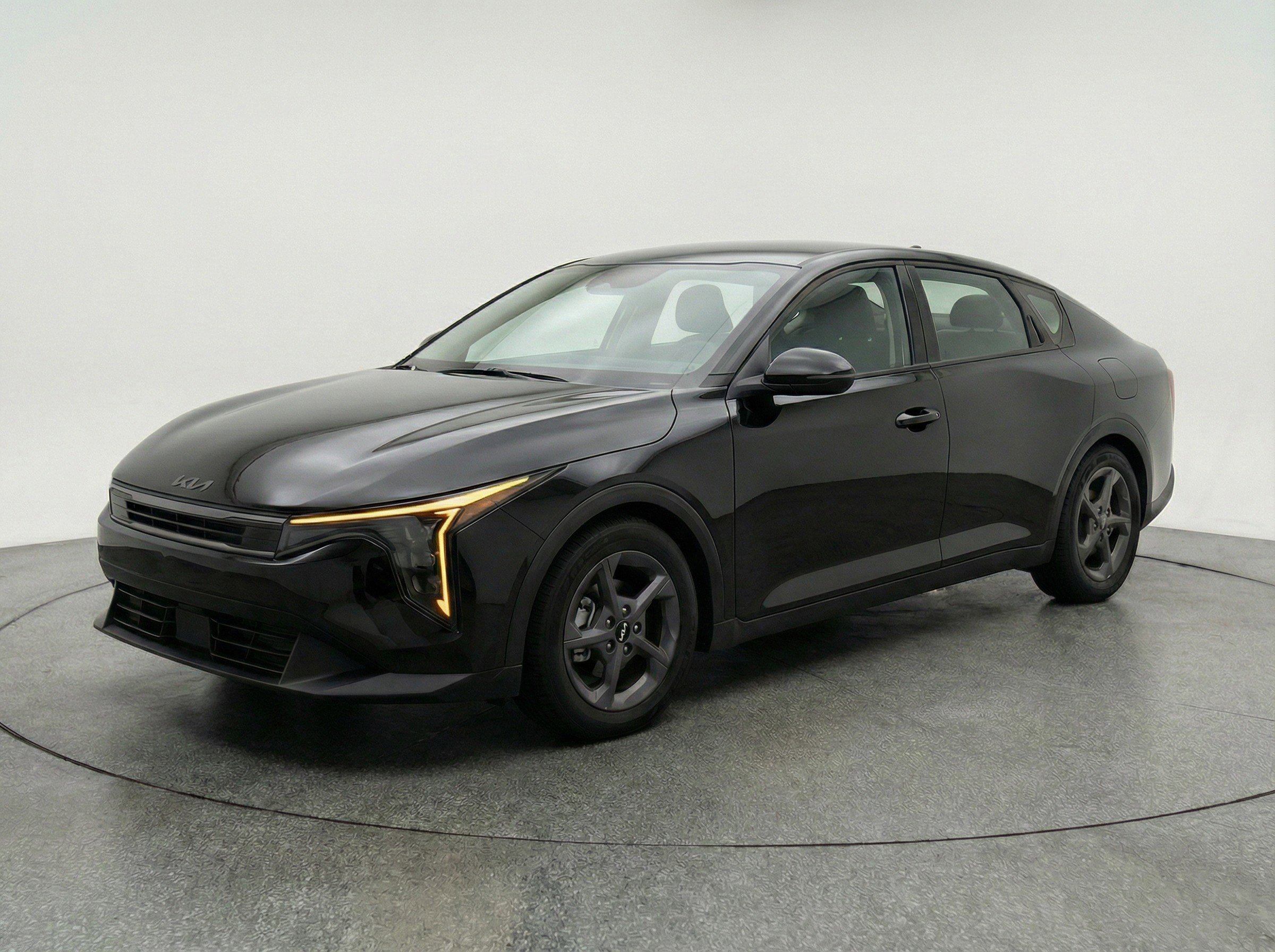 Used 2025 Kia K4 FWD image 3