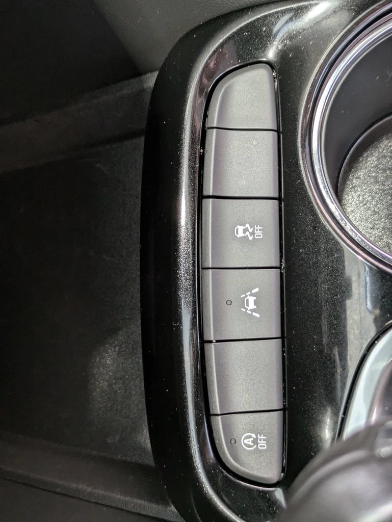 Used 2022 Buick Encore GX Select w/ Sport Touring Package FWD image 15