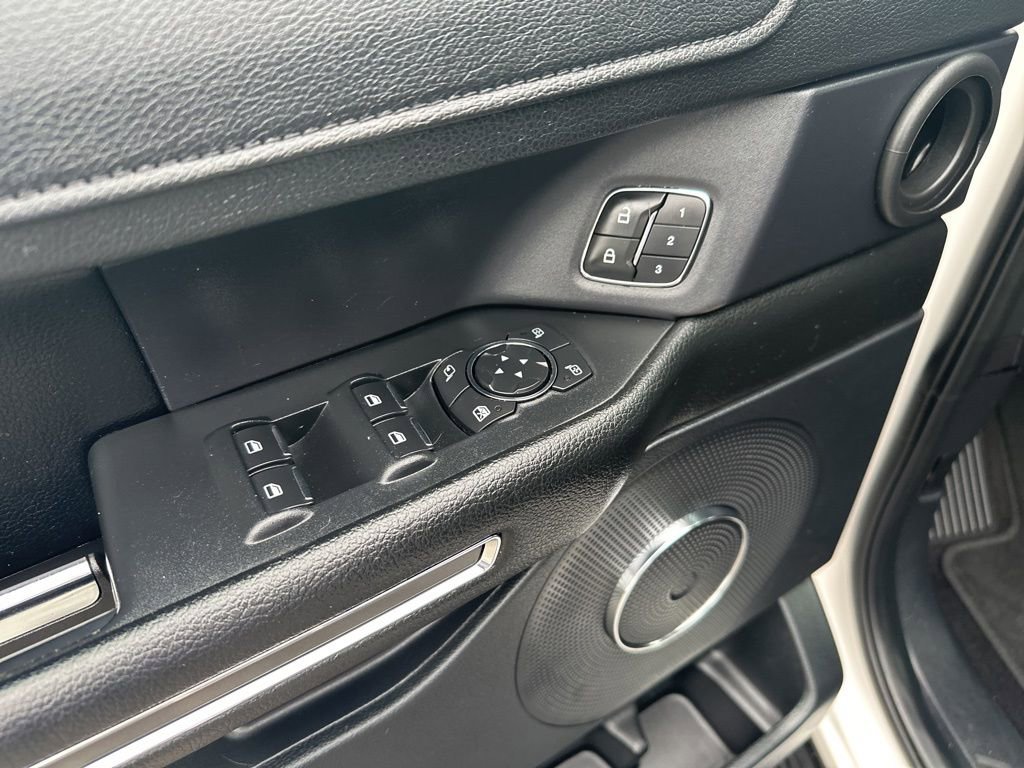 Used 2018 Ford Expedition Max XLT w/ Equipment Group 202A AWD/4WD image 18