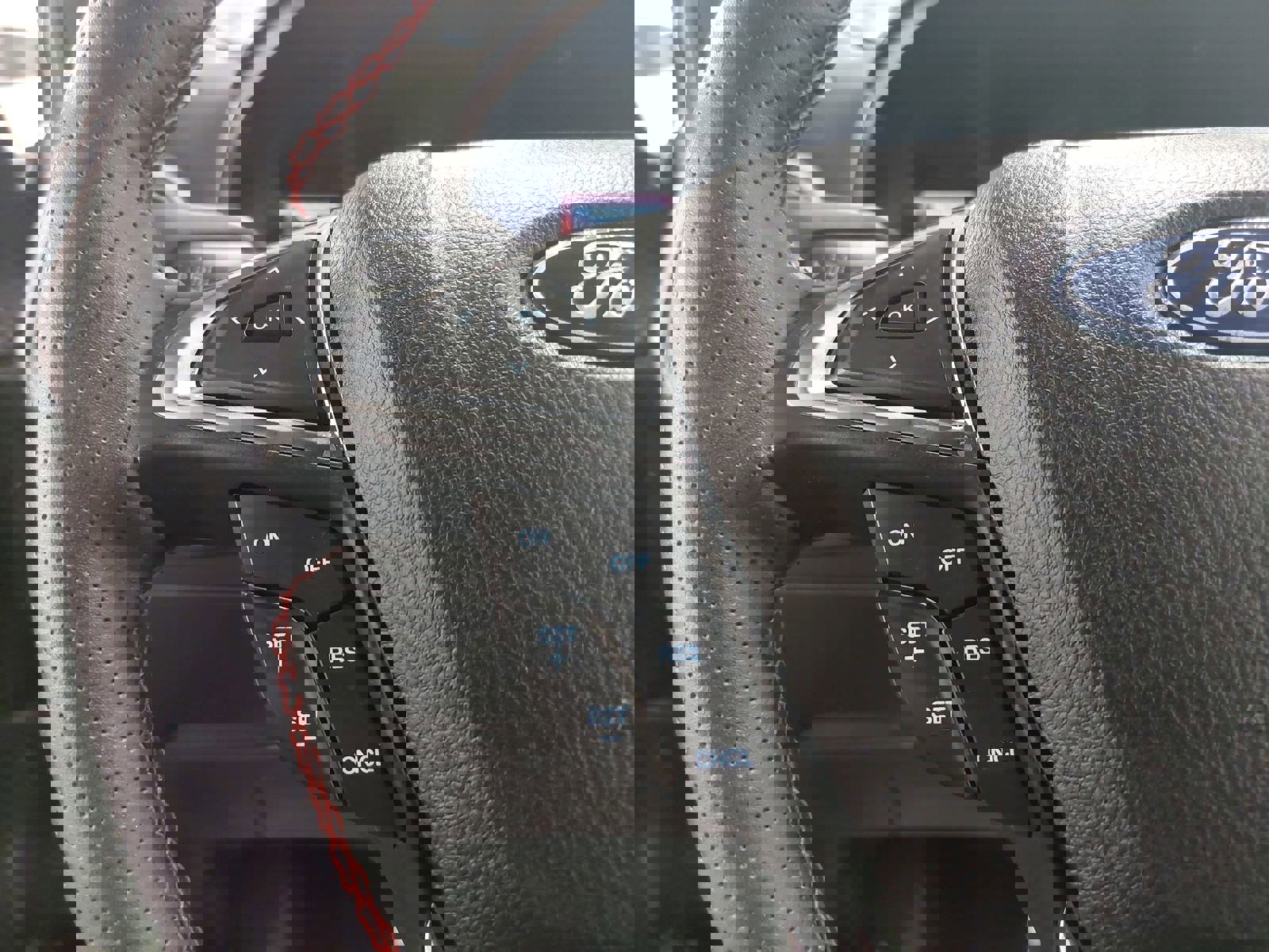 Used 2024 Ford Edge ST-Line image 19