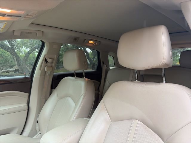 Used 2016 Cadillac SRX Luxury w/ Driver Awareness Package FWD image 9
