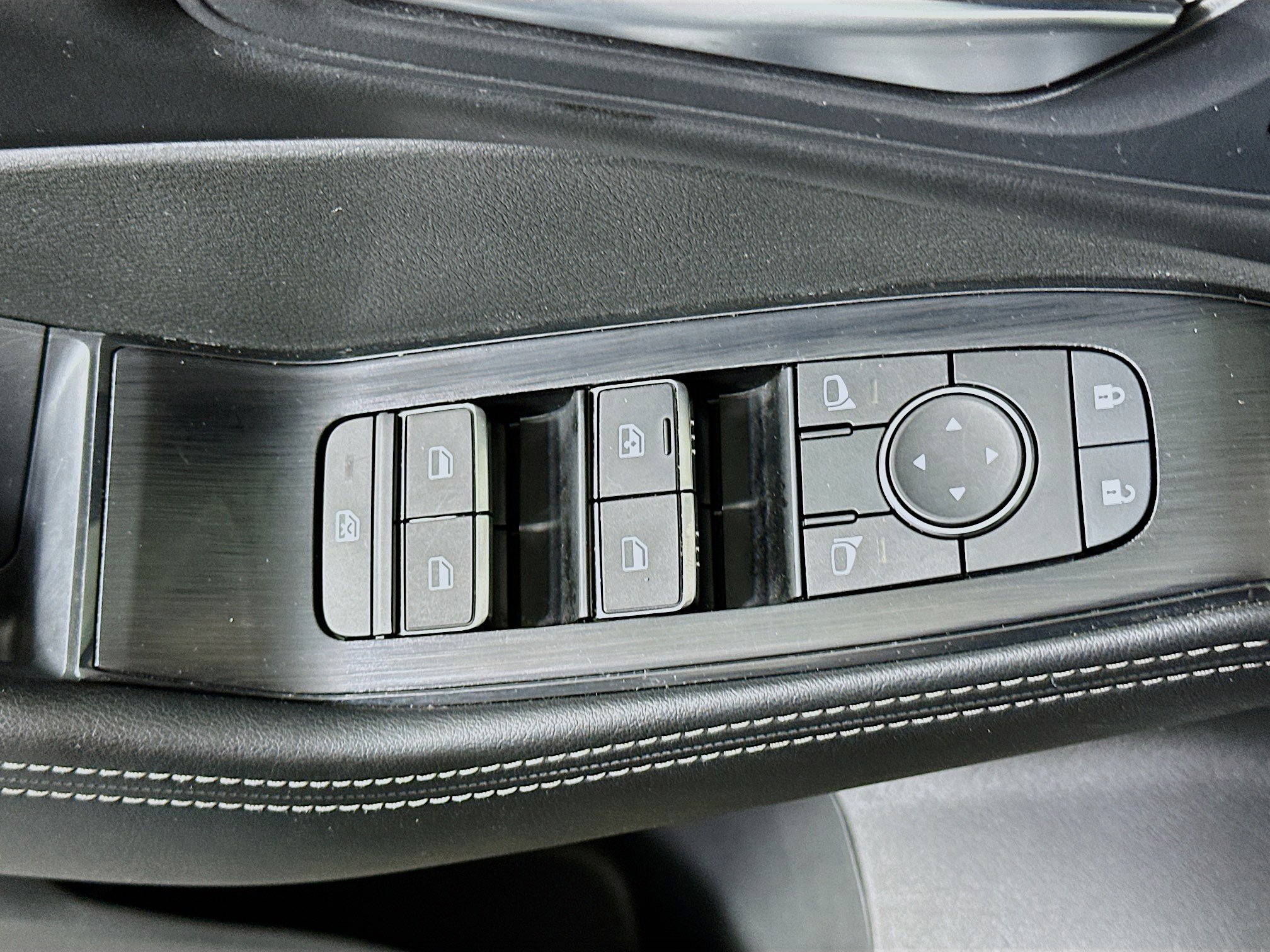 Used 2023 Nissan Rogue SL AWD/4WD image 15