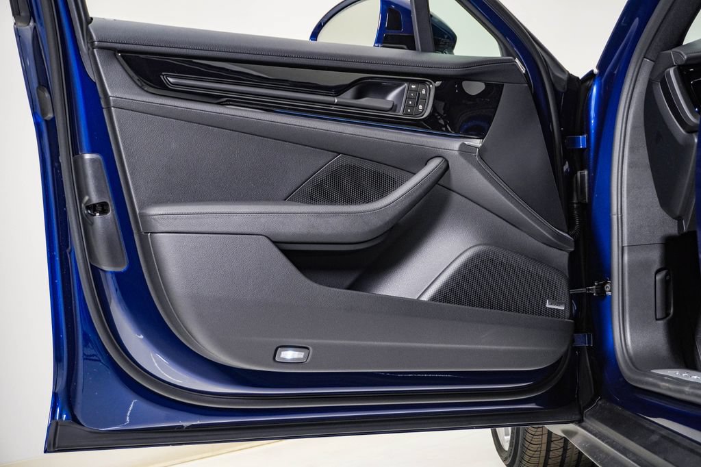 New 2026 Porsche Panamera 4 AWD/4WD image 25