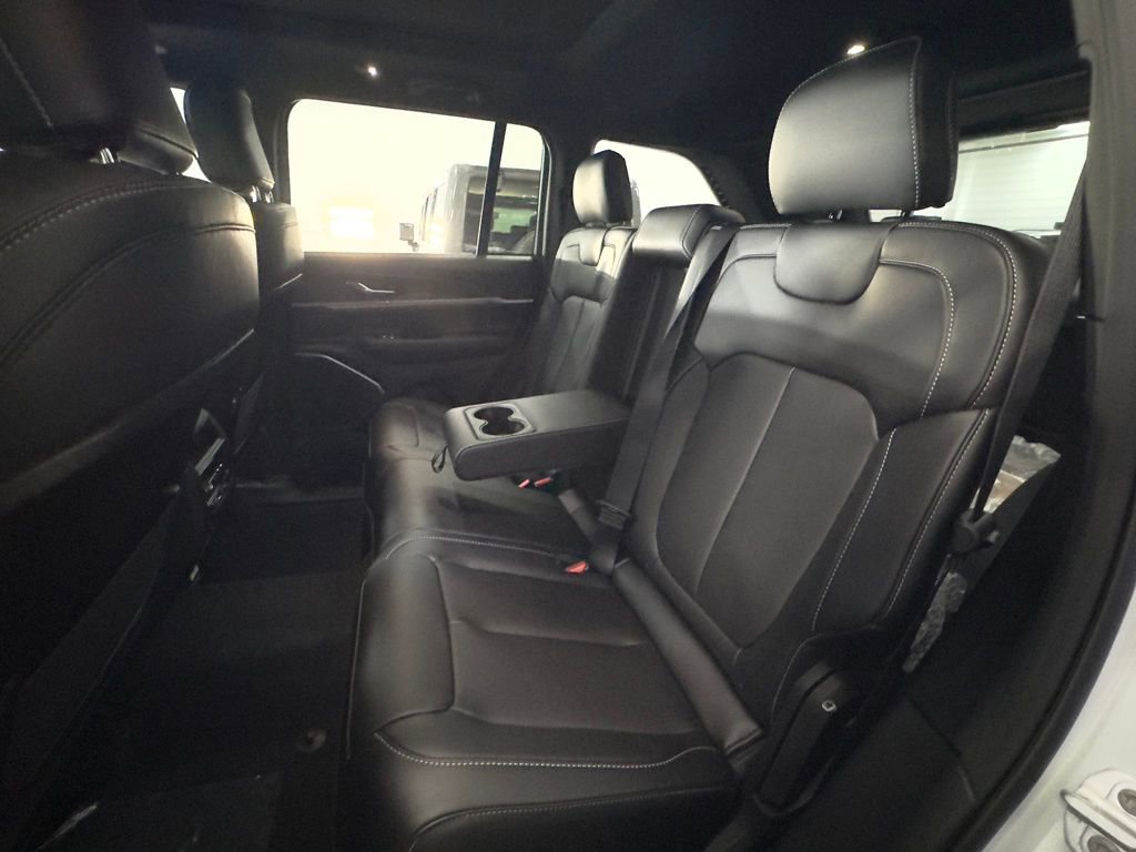 New 2026 Jeep Grand Cherokee Limited w/ Limited Altitude Package image 15