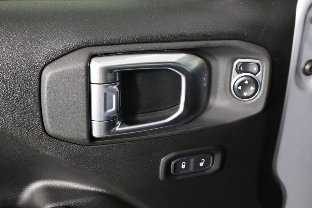 Used 2024 Jeep Wrangler Willys image 22