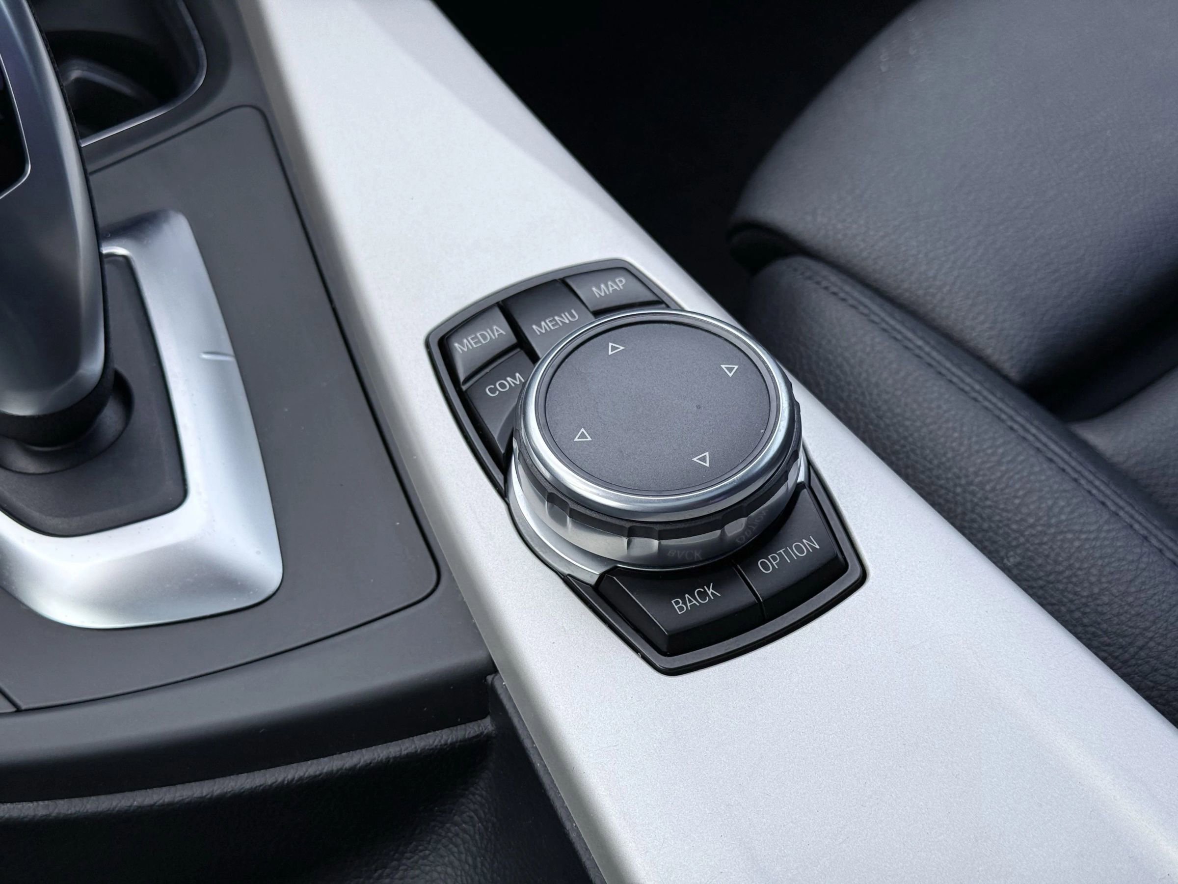 Used 2017 BMW 320i Sedan image 21