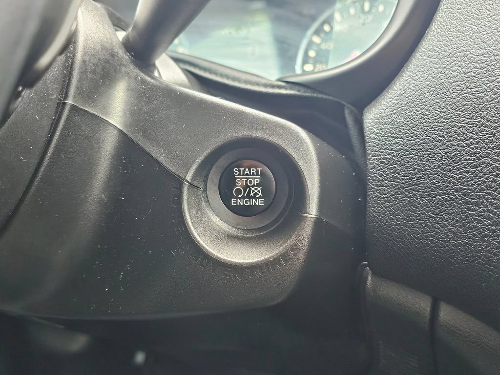 Used 2015 Jeep Renegade Limited w/ Safety & Security Group I AWD/4WD image 26