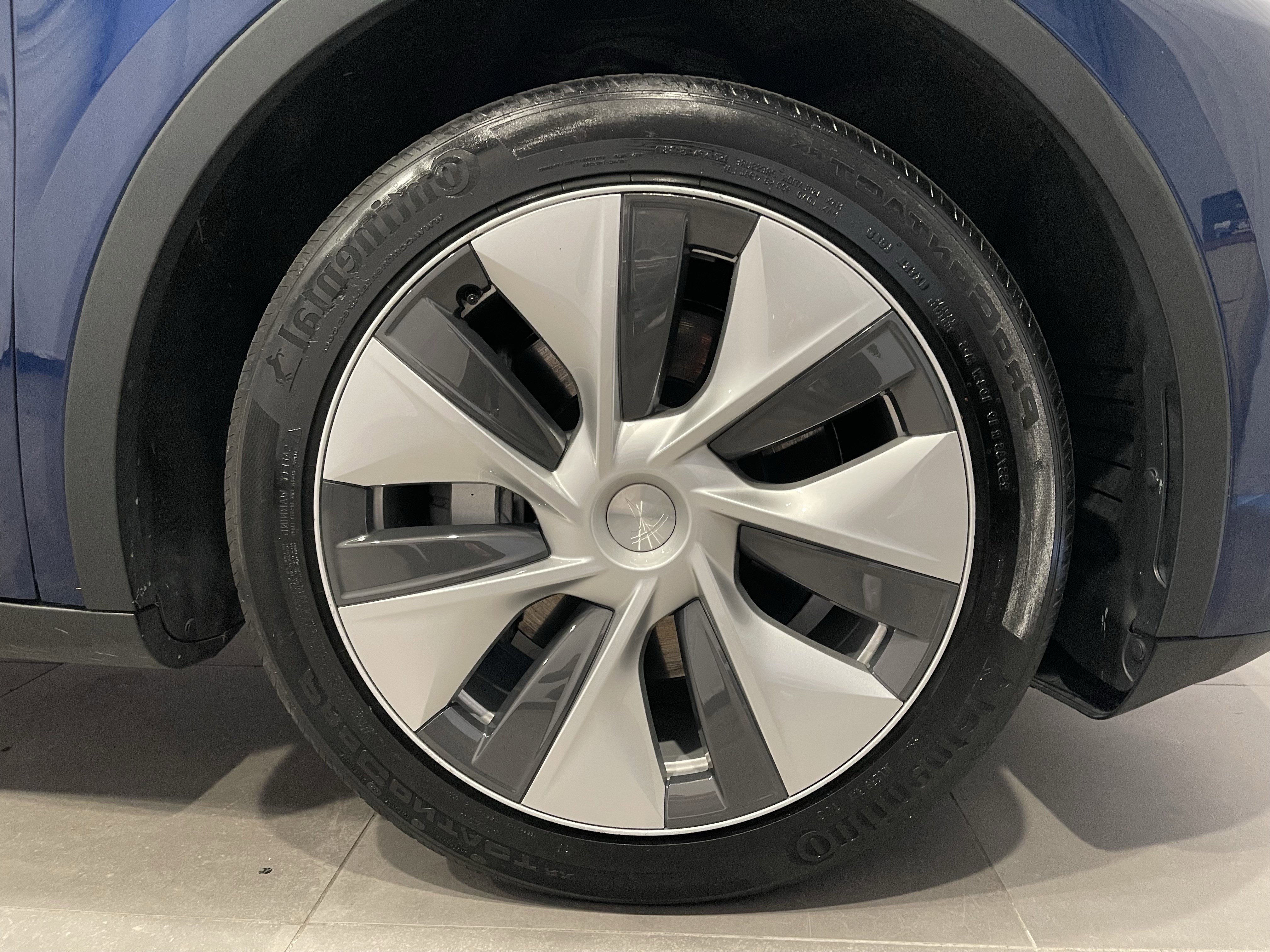Used 2023 Tesla Model Y Long Range AWD/4WD image 9