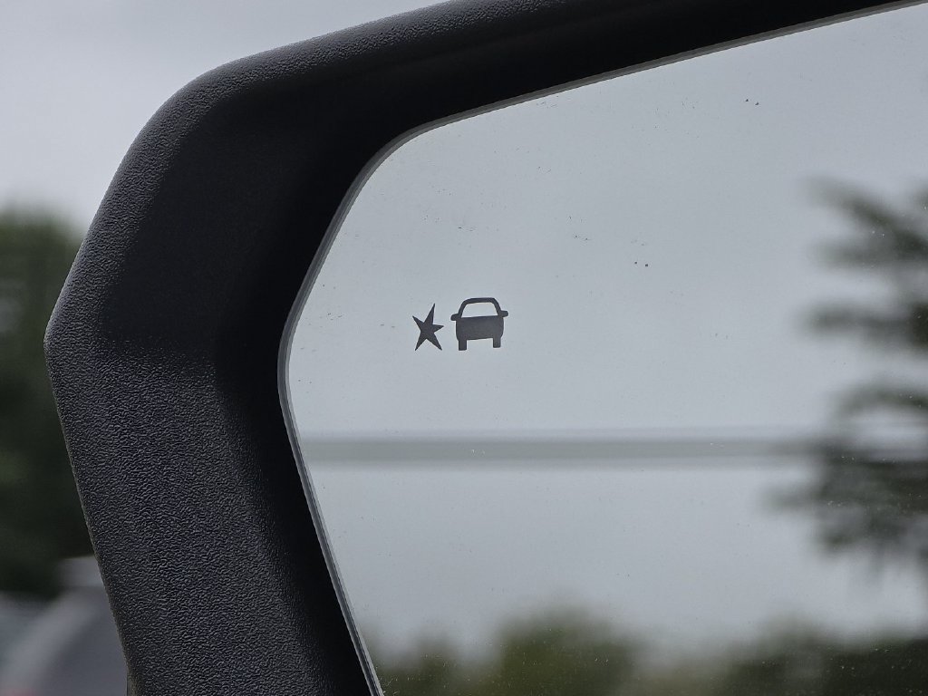 Certified 2024 Chevrolet Equinox LT FWD image 11