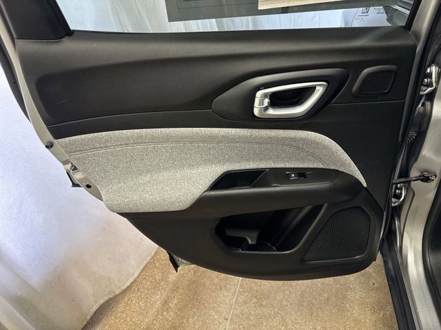 Used 2022 Jeep Compass Latitude w/ Sun and Sound Group image 25