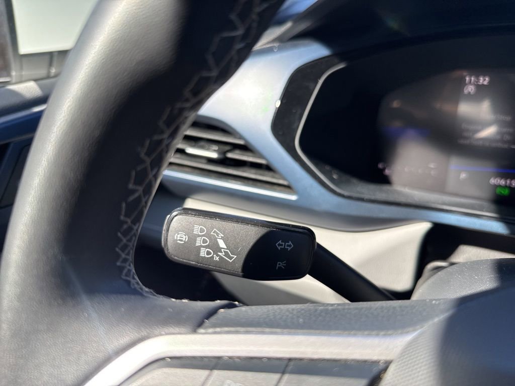 Used 2024 Volkswagen Taos SE image 20