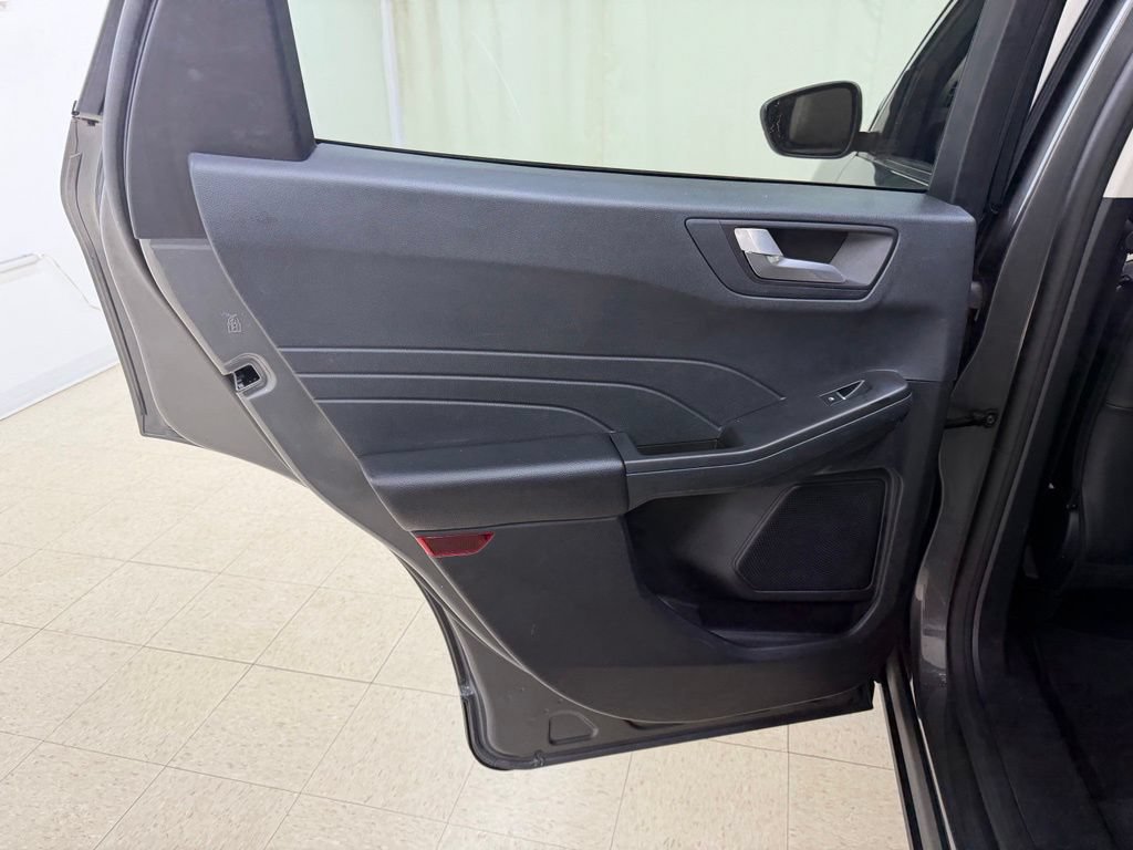 Used 2022 Ford Escape SEL AWD/4WD image 14