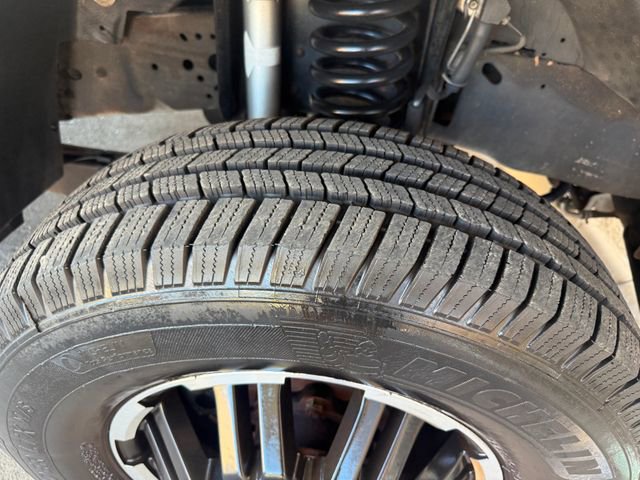 Used 2005 Ford F350 Lariat AWD/4WD image 34
