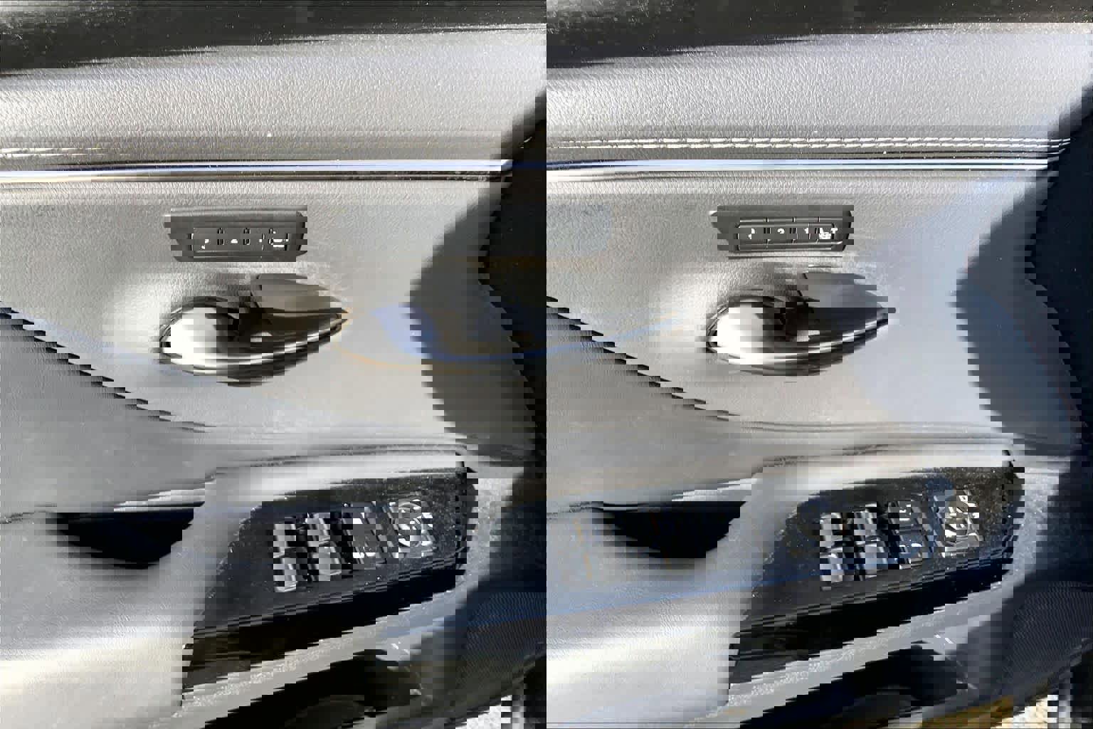 Certified 2023 Lexus ES 300h w/ Premium Package image 36