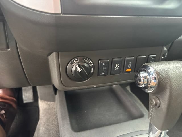 Used 2017 Nissan Frontier SV w/ SV Value Truck Package AWD/4WD image 19
