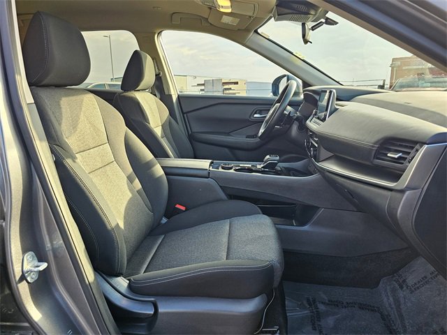 Used 2024 Nissan Rogue SV image 15