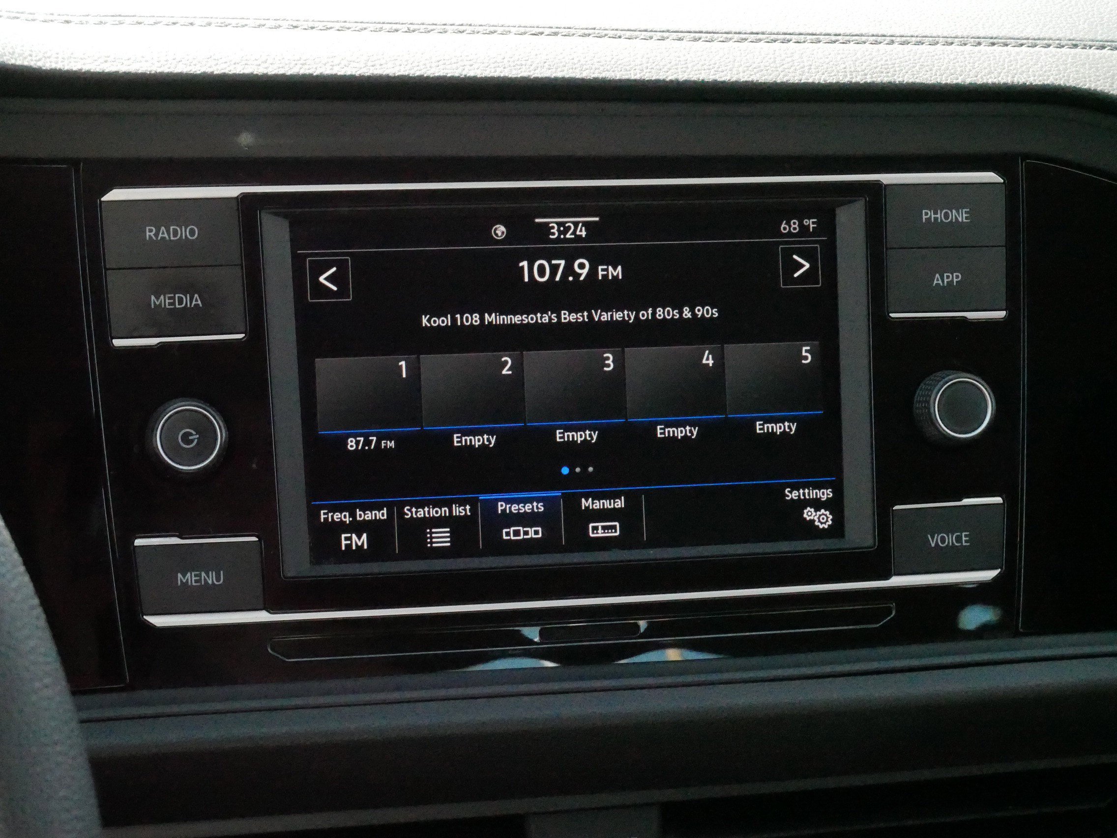 Certified 2023 Volkswagen Jetta S FWD image 22