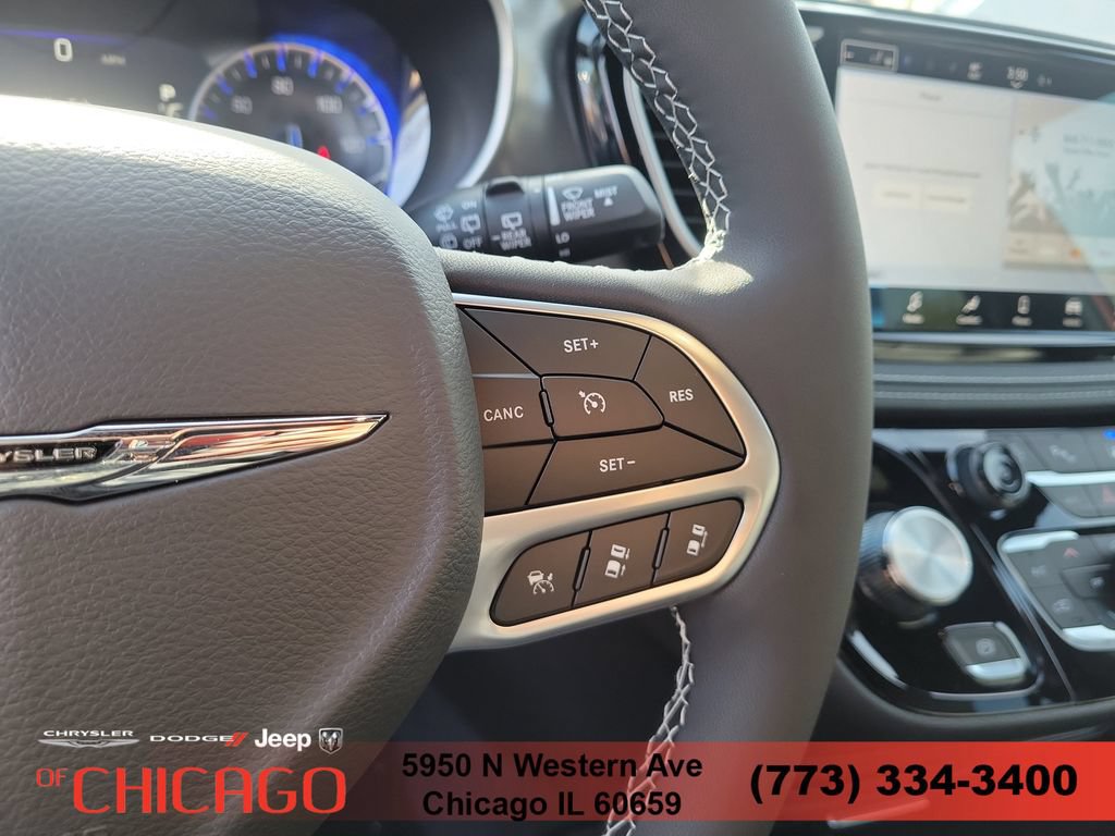 New 2026 Chrysler Pacifica Select AWD/4WD image 24