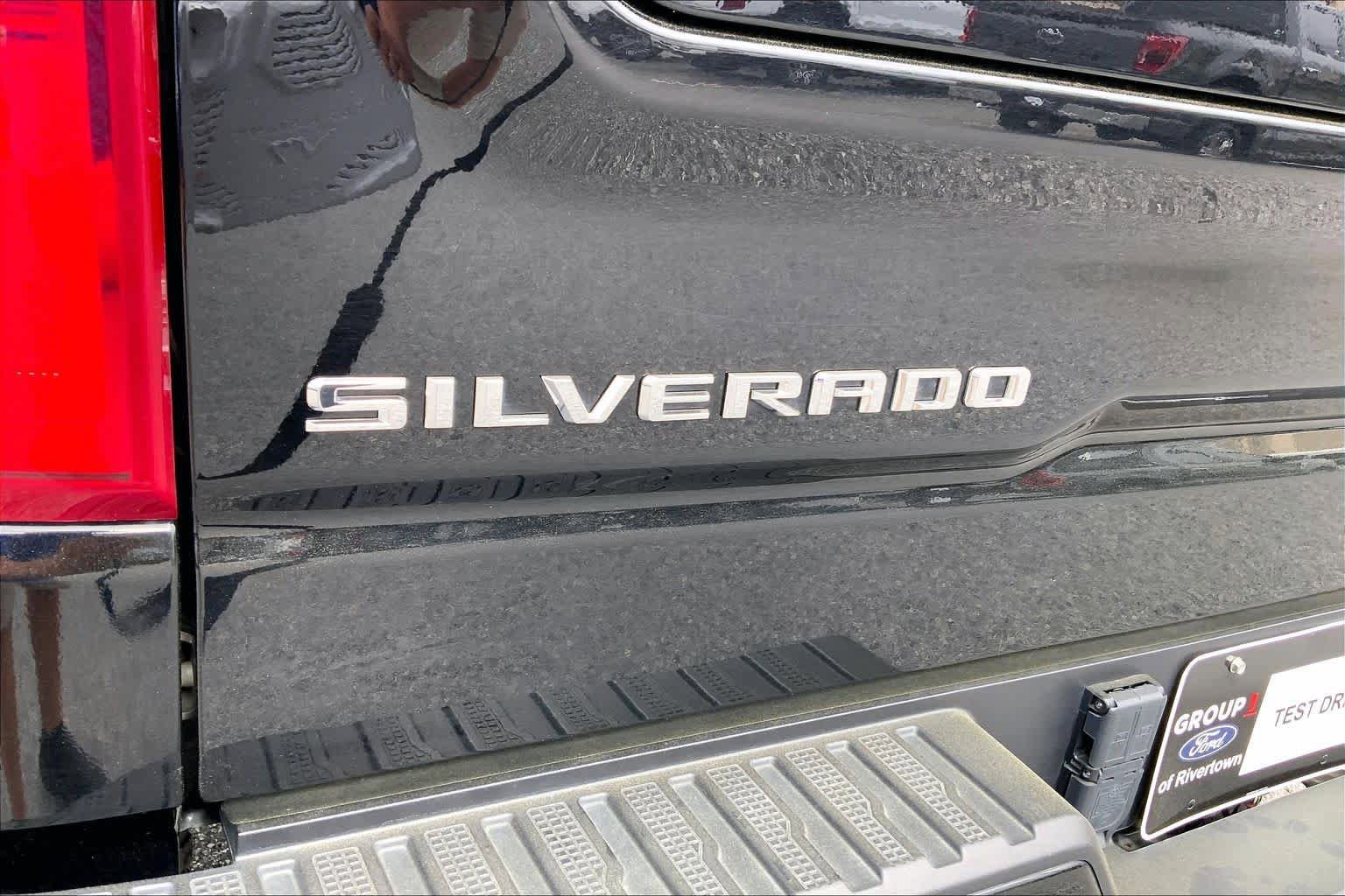 Used 2023 Chevrolet Silverado 1500 ZR2 w/ Technology Package image 30
