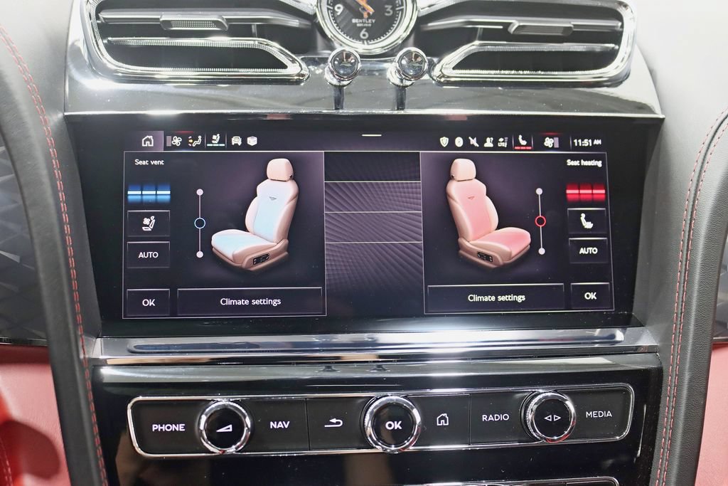 Used 2023 Bentley Bentayga AWD/4WD image 23