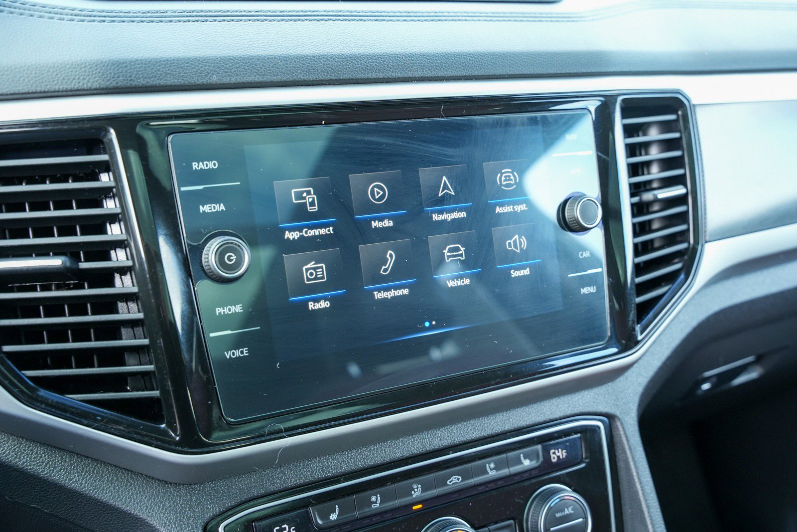 Used 2021 Volkswagen Atlas Cross Sport SEL Premium image 22