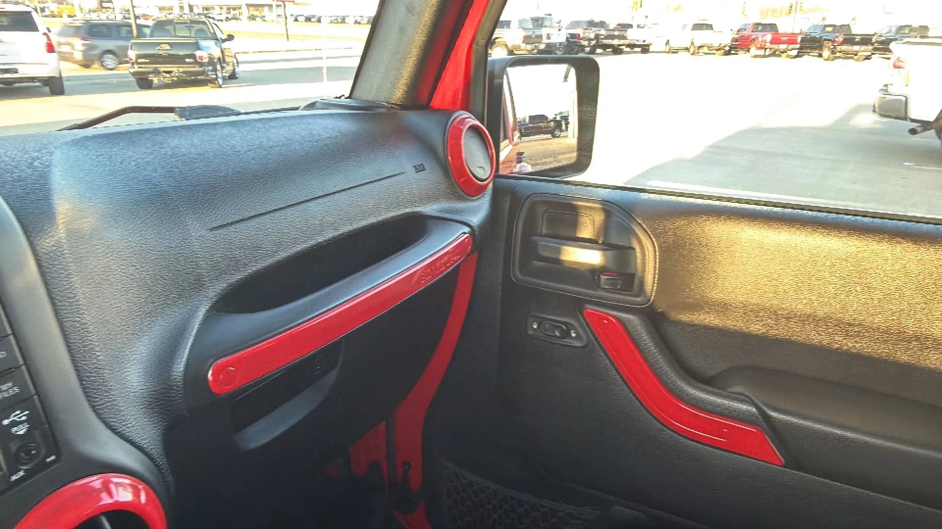 Used 2015 Jeep Wrangler Unlimited Sahara w/ Trailer Tow Group image 93