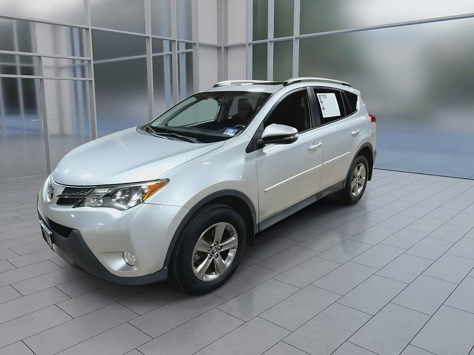 Used 2015 Toyota RAV4 XLE AWD/4WD image 4