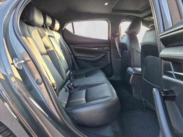 Used 2023 MAZDA MAZDA3 s FWD image 17