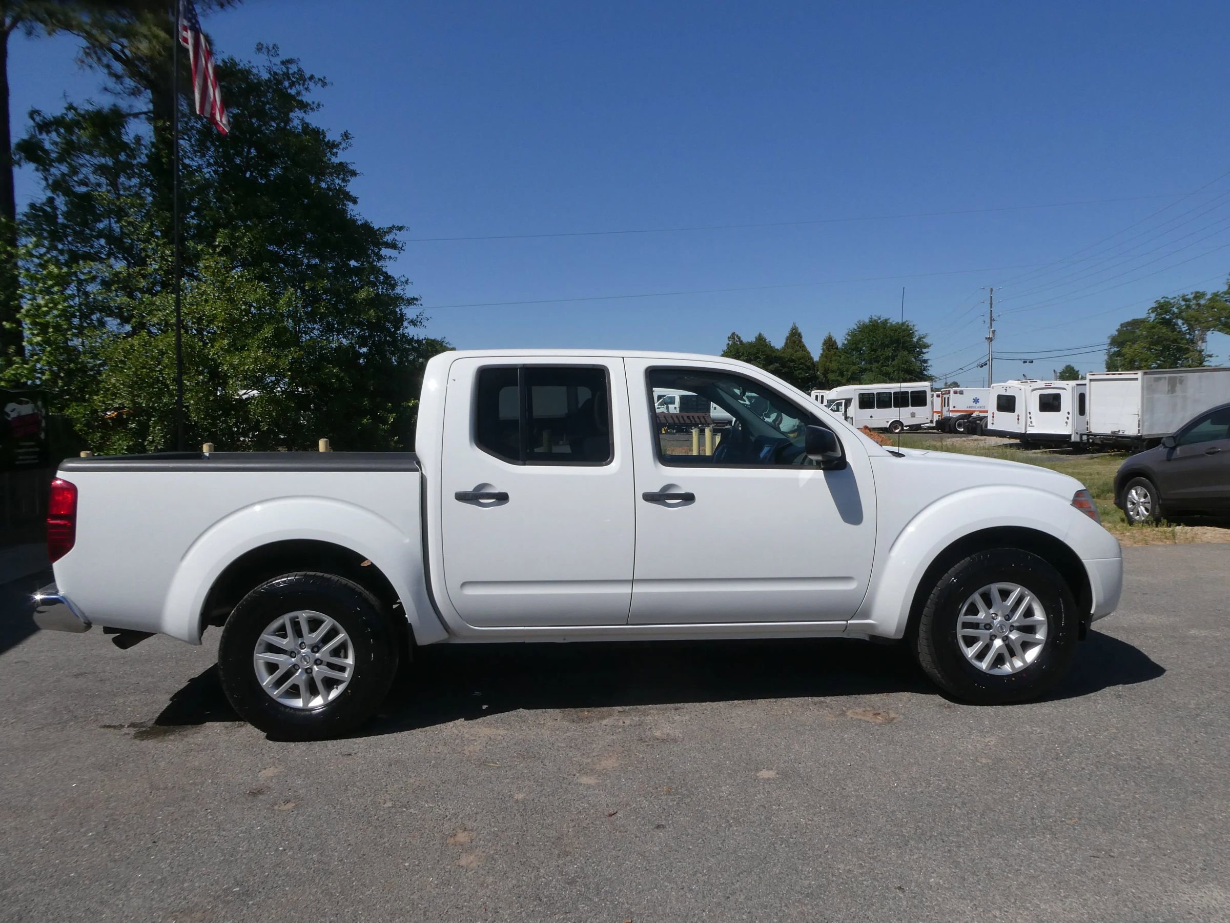 Used 2018 Nissan Frontier SV RWD image 4