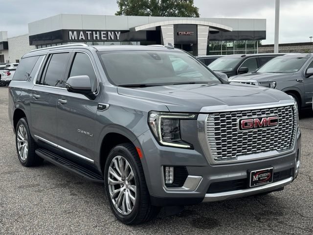 Used 2022 GMC Yukon XL Denali AWD/4WD image 8