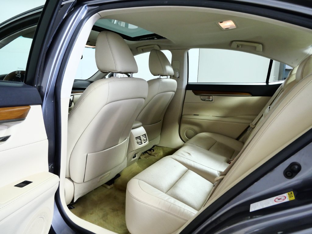 Used 2013 Lexus ES 300h w/ Luxury Pkg FWD image 13