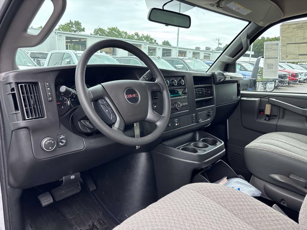 New 2026 GMC Savana 3500 w/ Power Convenience Package RWD image 5