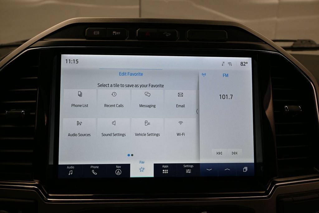 Used 2022 Ford F250 Lariat w/ Black Appearance Package AWD/4WD image 29