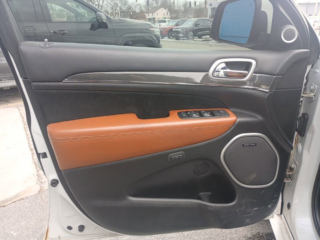 Used 2015 Jeep Grand Cherokee SRT w/ Luxury Group II image 10