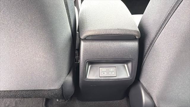 Certified 2025 Toyota Corolla LE FWD image 33