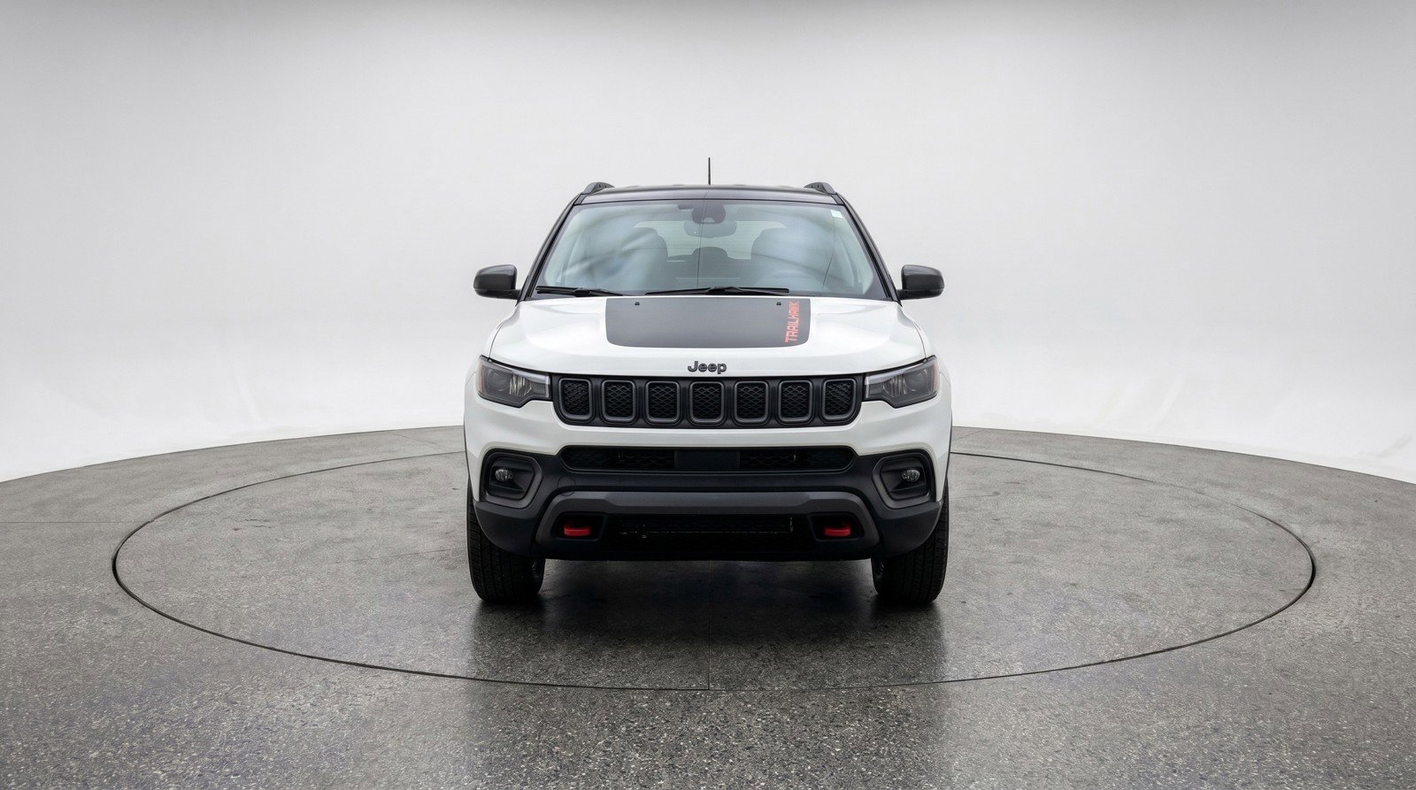 Used 2025 Jeep Compass Trailhawk AWD/4WD image 2